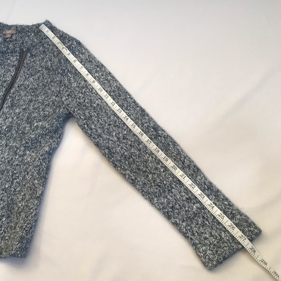 J. Jill grey and white asymetrical front zip knit sweater jacket size Me… - Picture 6 of 10